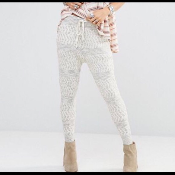 NWT FREE PEOPLE “ROAD TRIP JOGGERS” - Picture 7 of 8